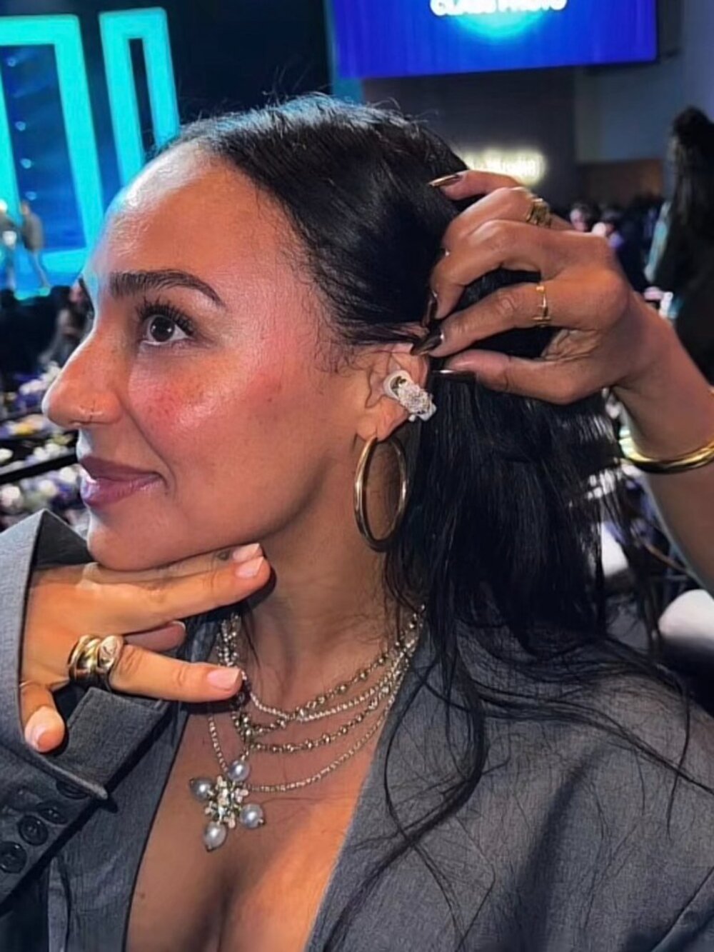 Bose Ultra Open Earbuds with Stunning Crystal Clips - Picture 5 of 7